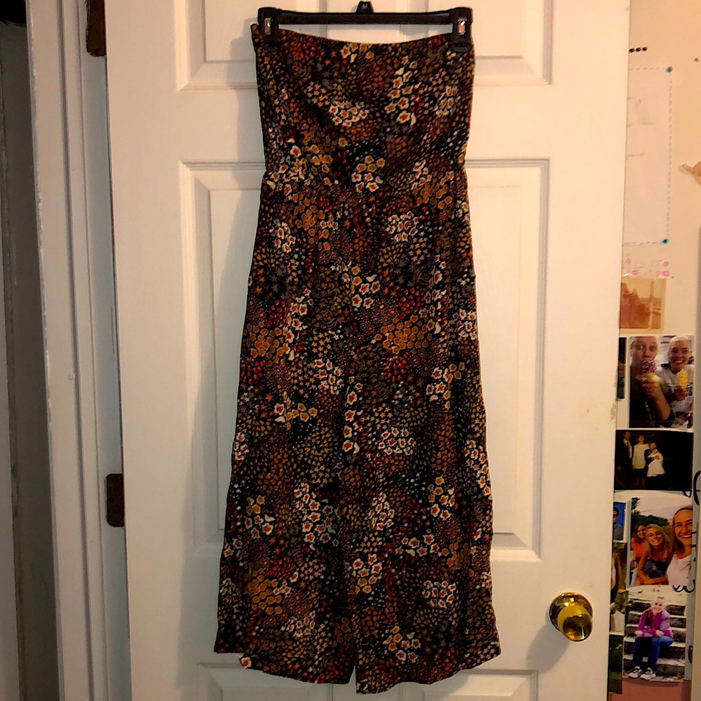 Cropped strapless pant suit. Sadie and Sage from Dry Goods. size XS. Multicolor